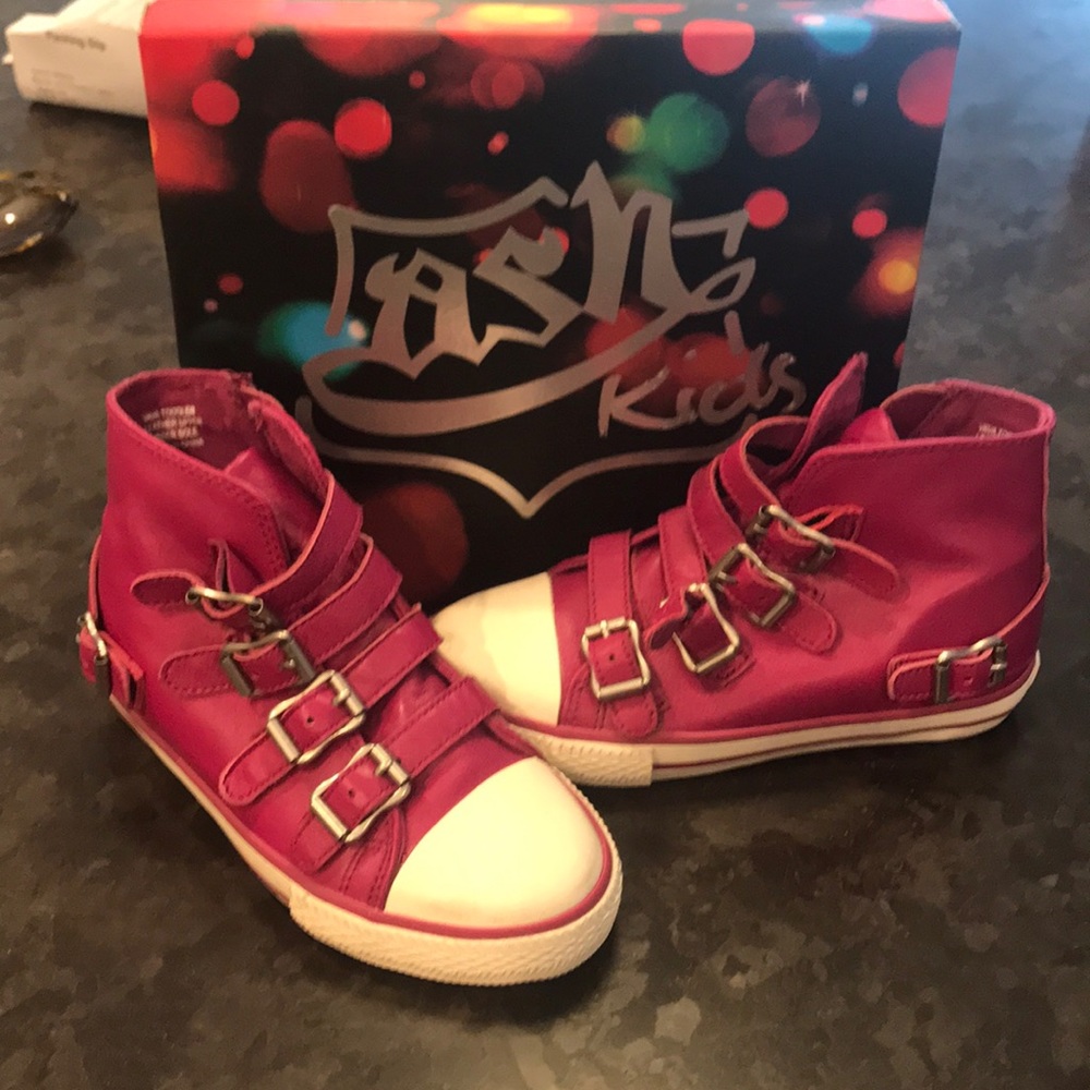 Girls sneakers
